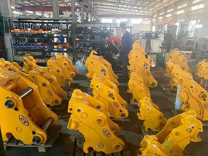 hydraulic quick couplers for excavators-JIANGTU Workshop scene