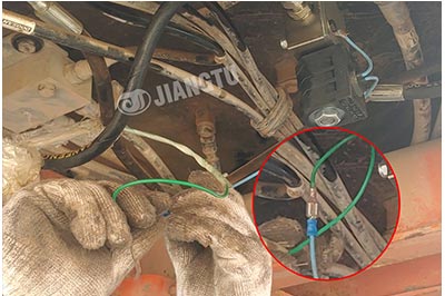 Installation-of-rotating-grapple-for-excavator-for-sale-JIANGTU-Attachments