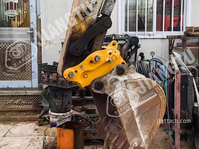 Casting-hydraulic-mechanical-quick-hitch-coupler-for-excavator-gallery-6