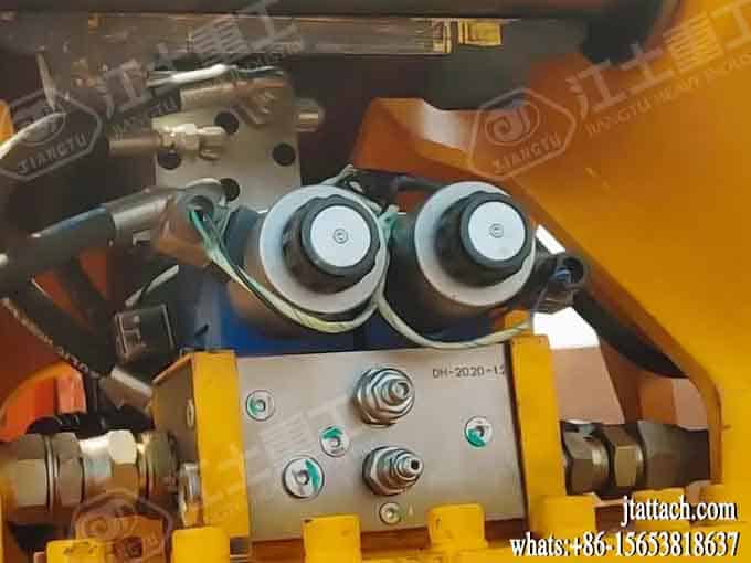 Check-the-solenoid-valve-Causes-and-Solutions-for-the-Rotating-Excavator-Wood-log-Grapple-Not-Rotating