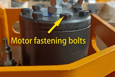 Cause and Solutions Regrading Oil Leakage from Excavator Rotating Grapple Motor