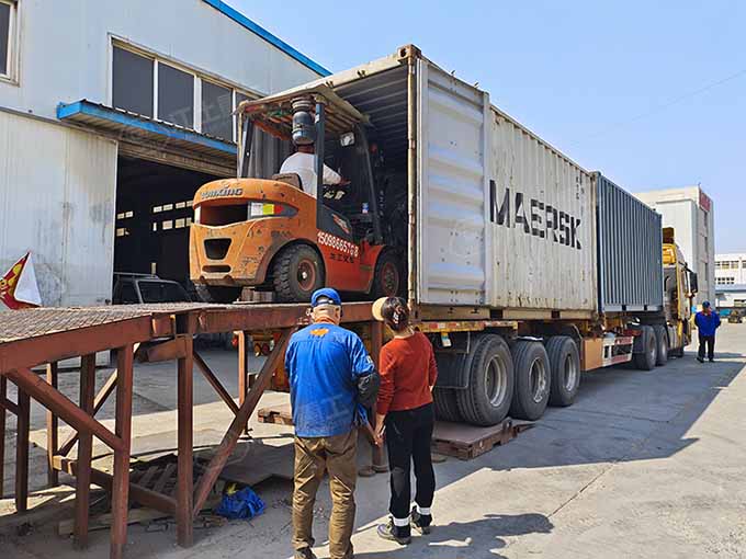 Transportation-How-are-excavator-attachments-made-by-China-JIANGTU